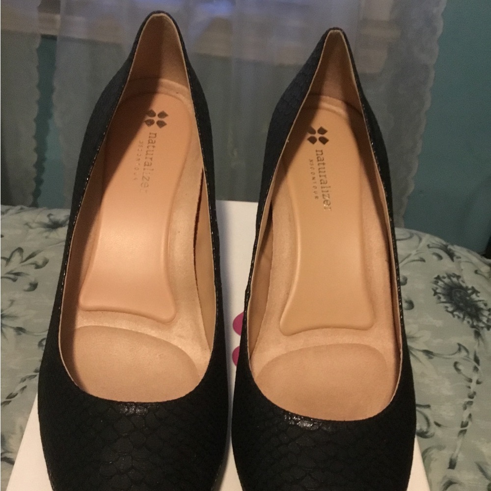 Michelle Black snake skin pumps